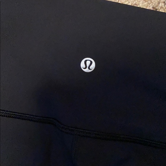 Lulu lemon black leggings - Picture 7 of 8